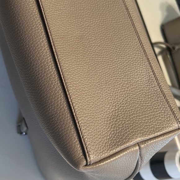 Tory Burch Thea Zip Tote in French Gray - Picture 4 of 6